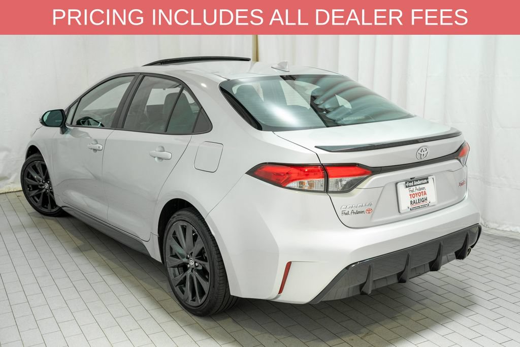 Used 2023 Toyota Corolla XSE FWD image 3