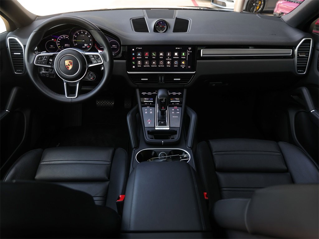 Certified 2023 Porsche Cayenne Platinum Edition image 36