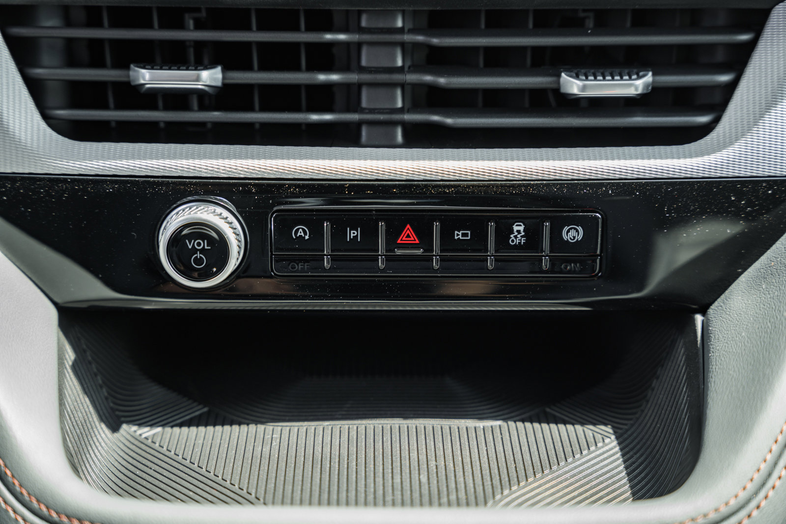 New 2026 Ford Explorer Active image 24