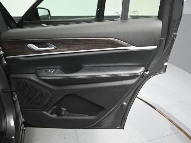 New 2026 Jeep Grand Cherokee L Laredo image 18