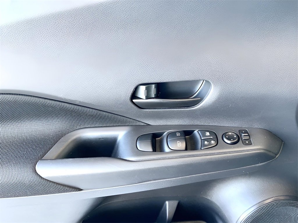 Used 2024 Nissan Kicks S image 12