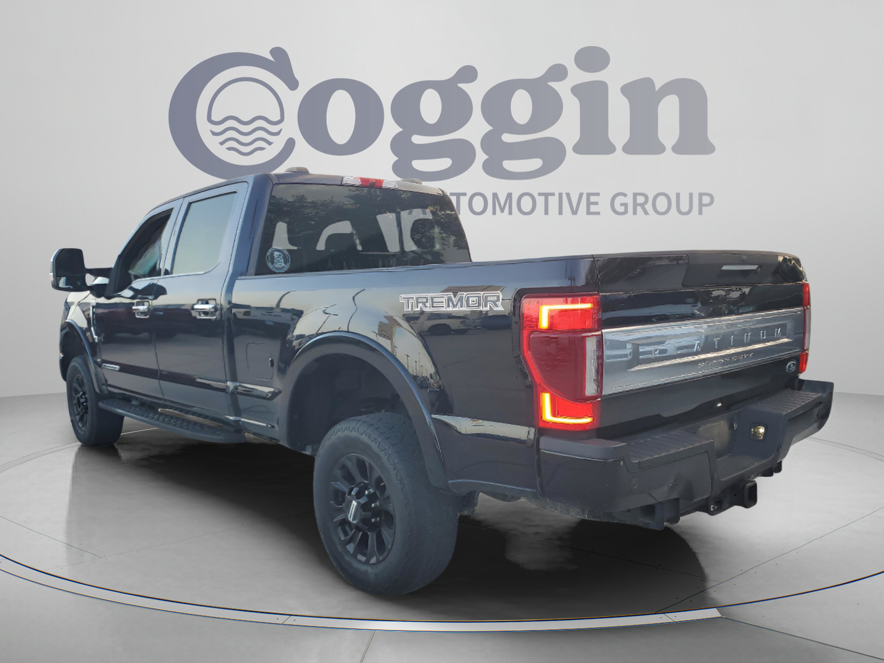 Used 2021 Ford F350 Platinum w/ Tremor Off-Road Package AWD/4WD image 2