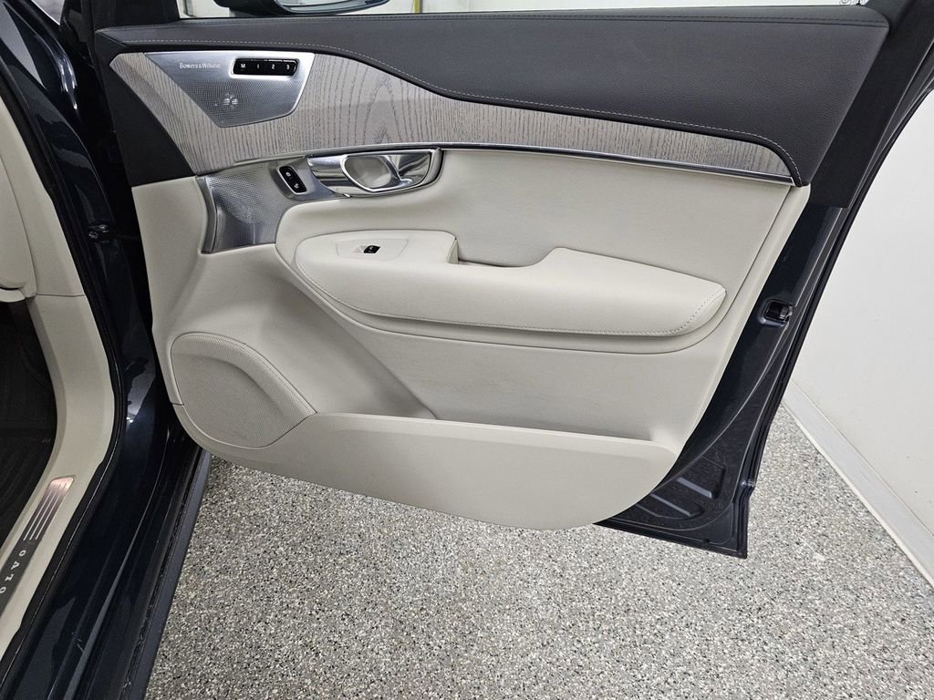 Used 2025 Volvo XC90 T8 Ultra image 19