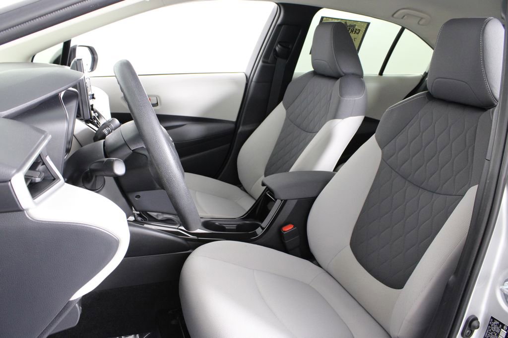 Used 2022 Toyota Corolla LE image 17
