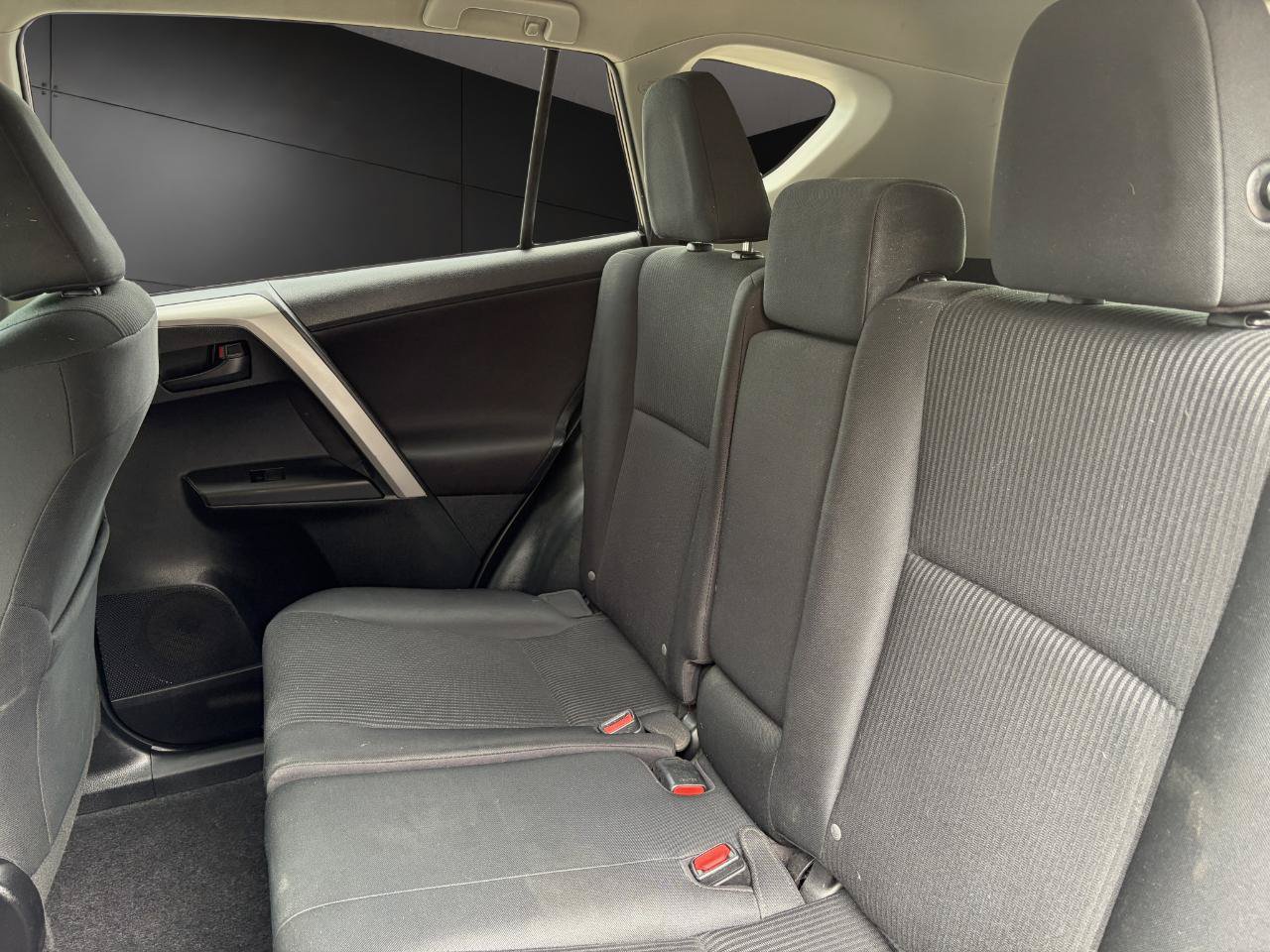 Used 2016 Toyota RAV4 LE AWD/4WD image 13