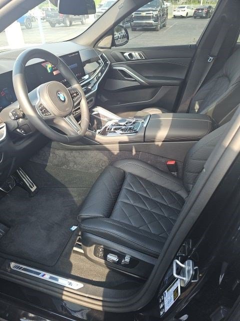 Used 2025 BMW X6 xDrive40i w/ Climate Comfort Package AWD/4WD image 9