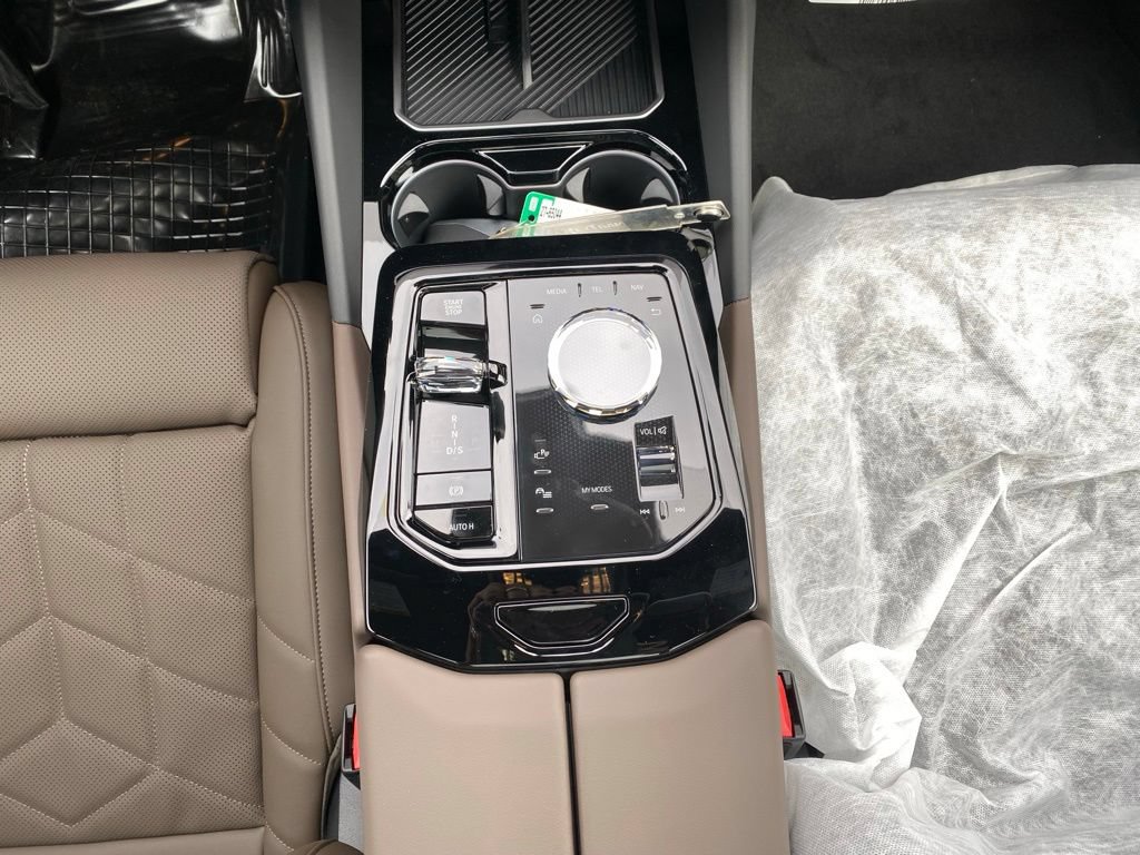 New 2027 BMW 550e xDrive w/ Executive Package AWD/4WD image 10