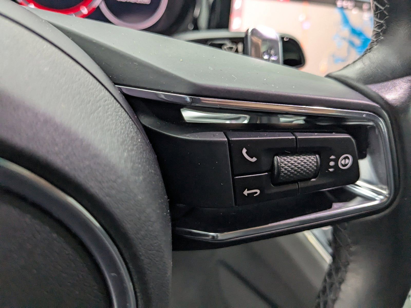 Certified 2021 Porsche Panamera image 11