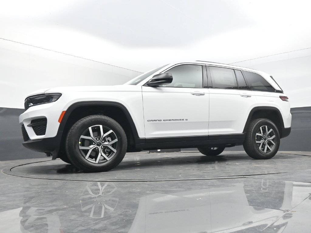 New 2027 Jeep Grand Cherokee Laredo X AWD/4WD image 39