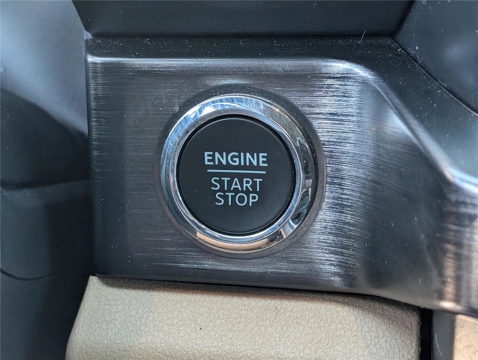 Used 2023 Ford F250 Lariat w/ Tremor Off-Road Package AWD/4WD image 28