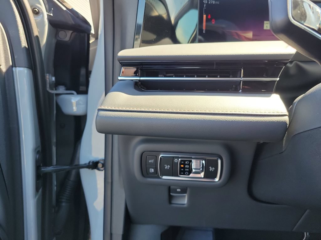 New 2026 Lincoln Nautilus Reserve AWD/4WD image 23