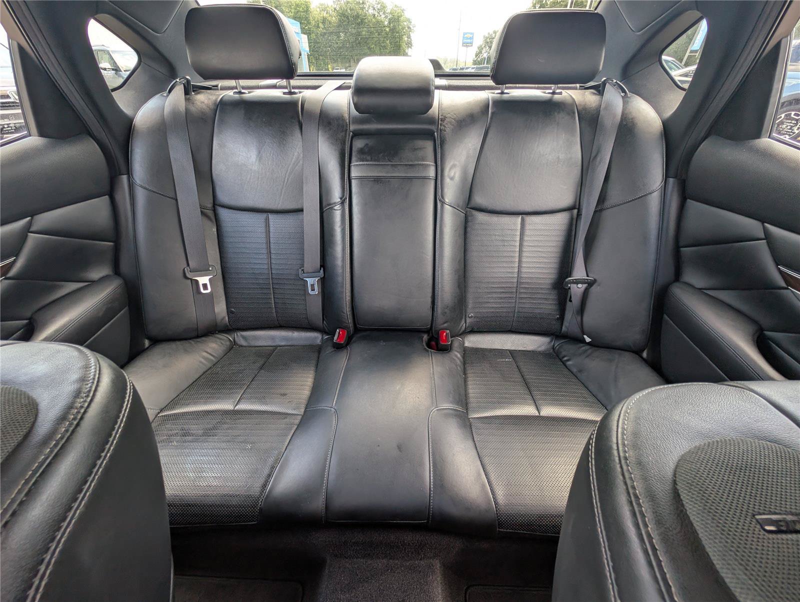 Used 2019 INFINITI Q70 Luxe w/ Sport Package RWD image 35