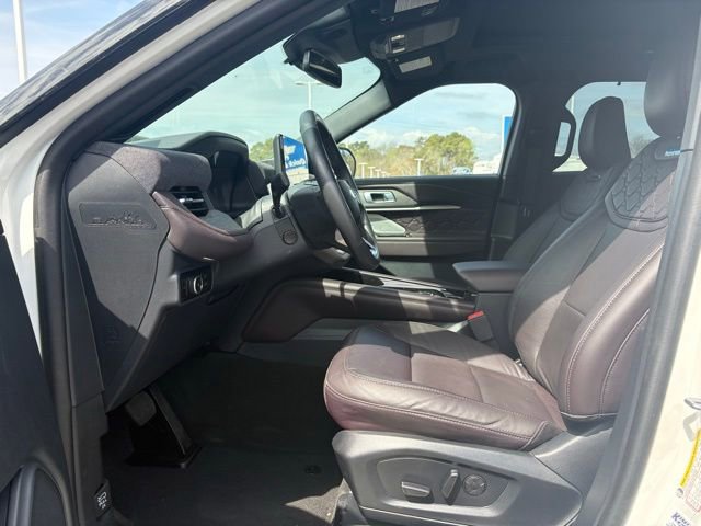 Used 2025 Ford Explorer Platinum w/ Ultimate Package image 14