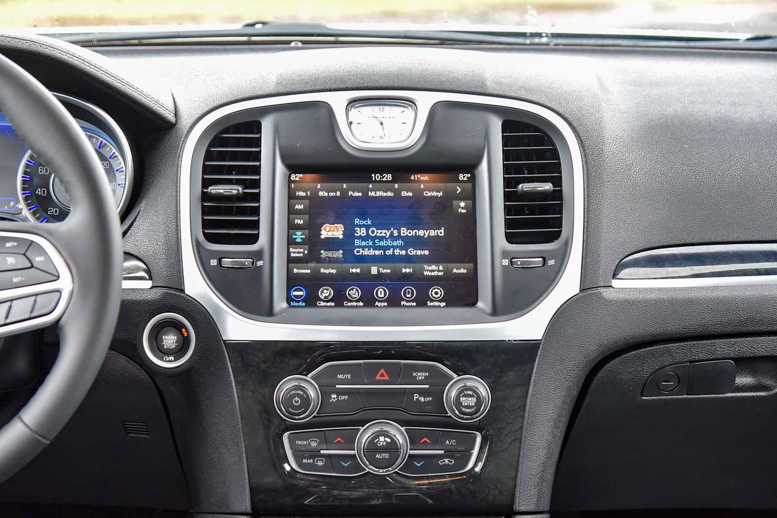 Certified 2023 Chrysler 300 Touring L w/ Comfort Group image 19