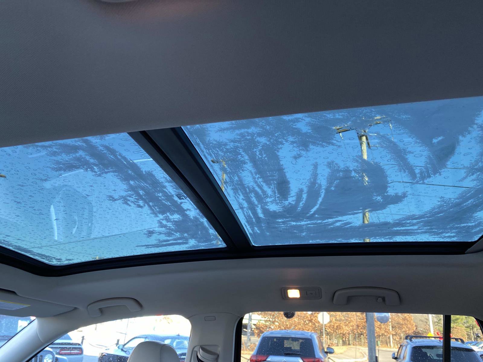 Used 2019 Volkswagen Atlas SEL Premium image 13