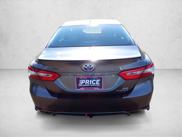Used 2020 Toyota Camry SE FWD image 3