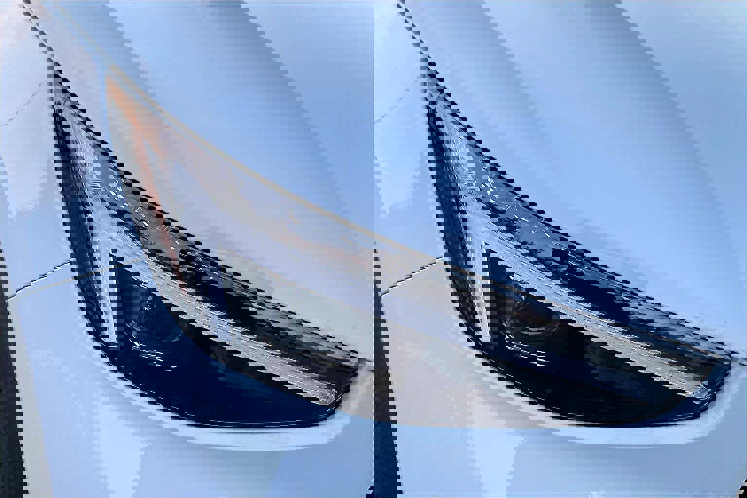 New 2026 Volvo XC40 B5 Plus w/ Protection Package Premier image 15