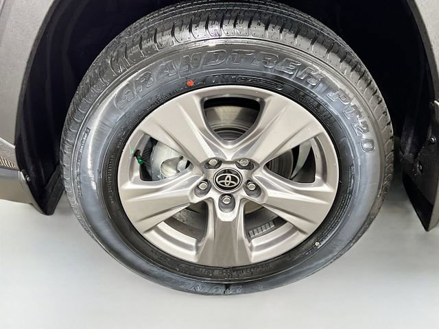 New 2025 Toyota RAV4 XLE image 11