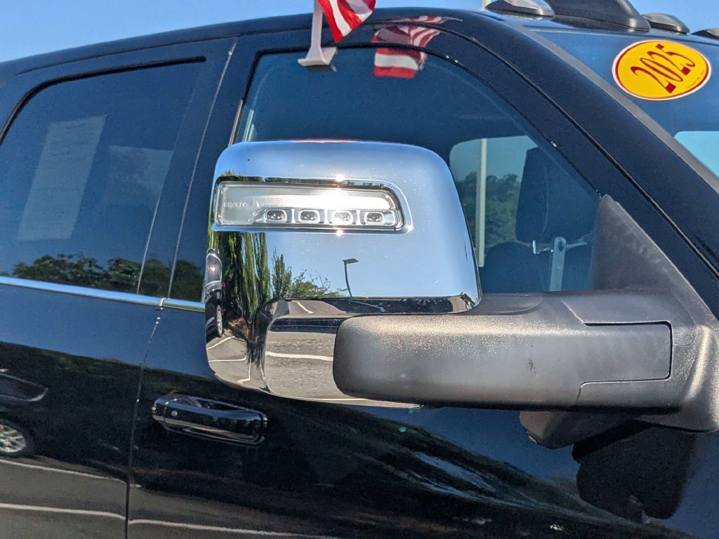 Used 2025 RAM 3500 Limited AWD/4WD image 14
