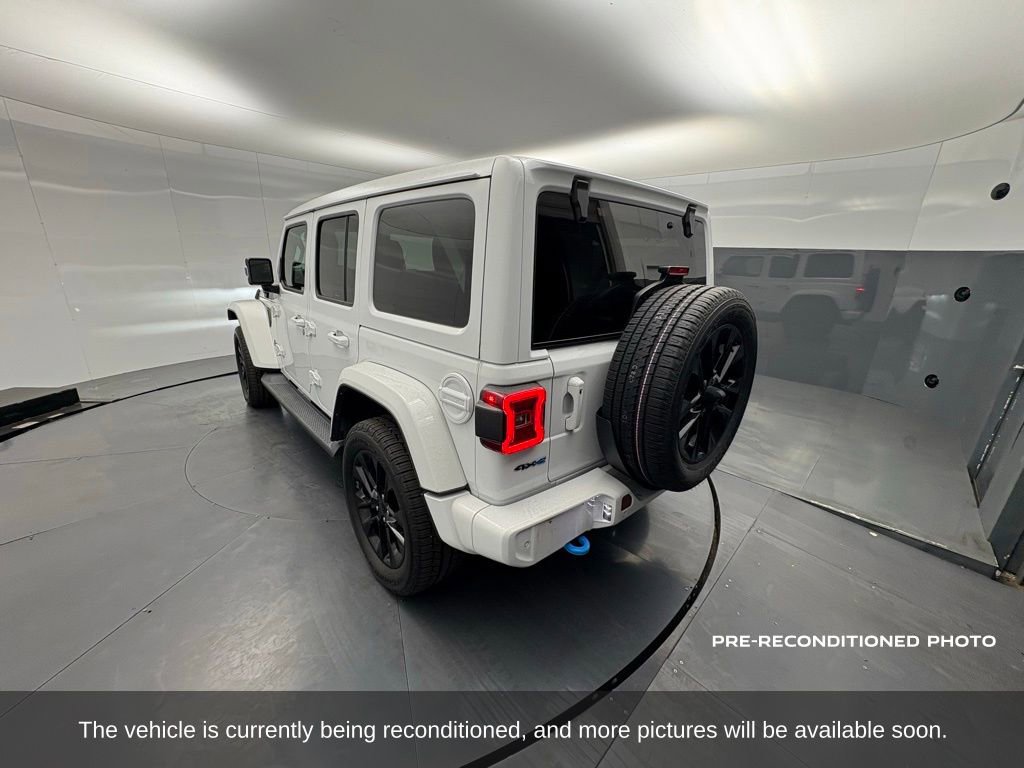 Used 2021 Jeep Wrangler Unlimited Sahara image 3