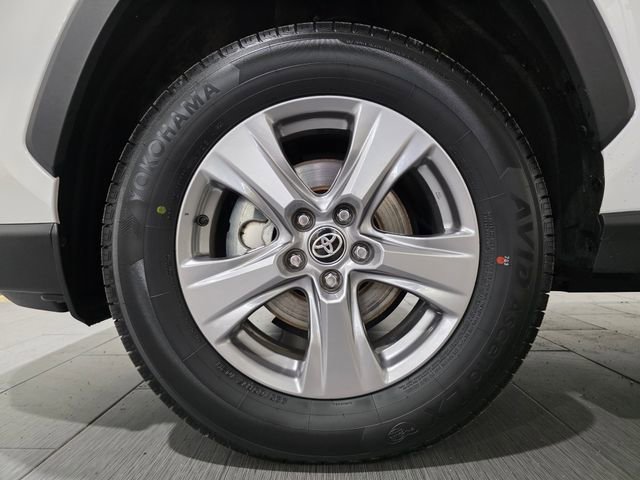 Used 2025 Toyota RAV4 XLE AWD/4WD image 22
