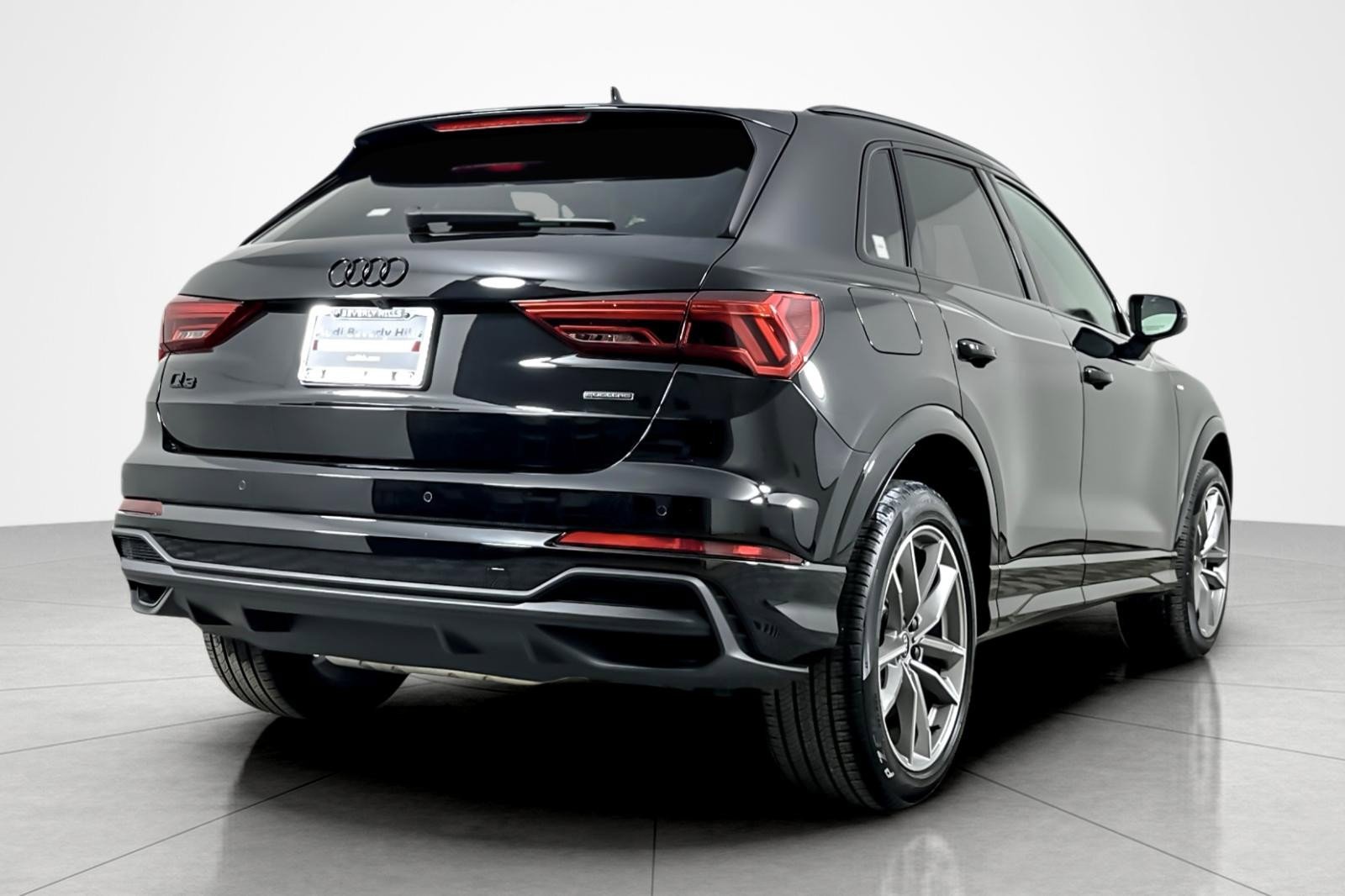 Used 2025 Audi Q3 2.0T Premium image 5