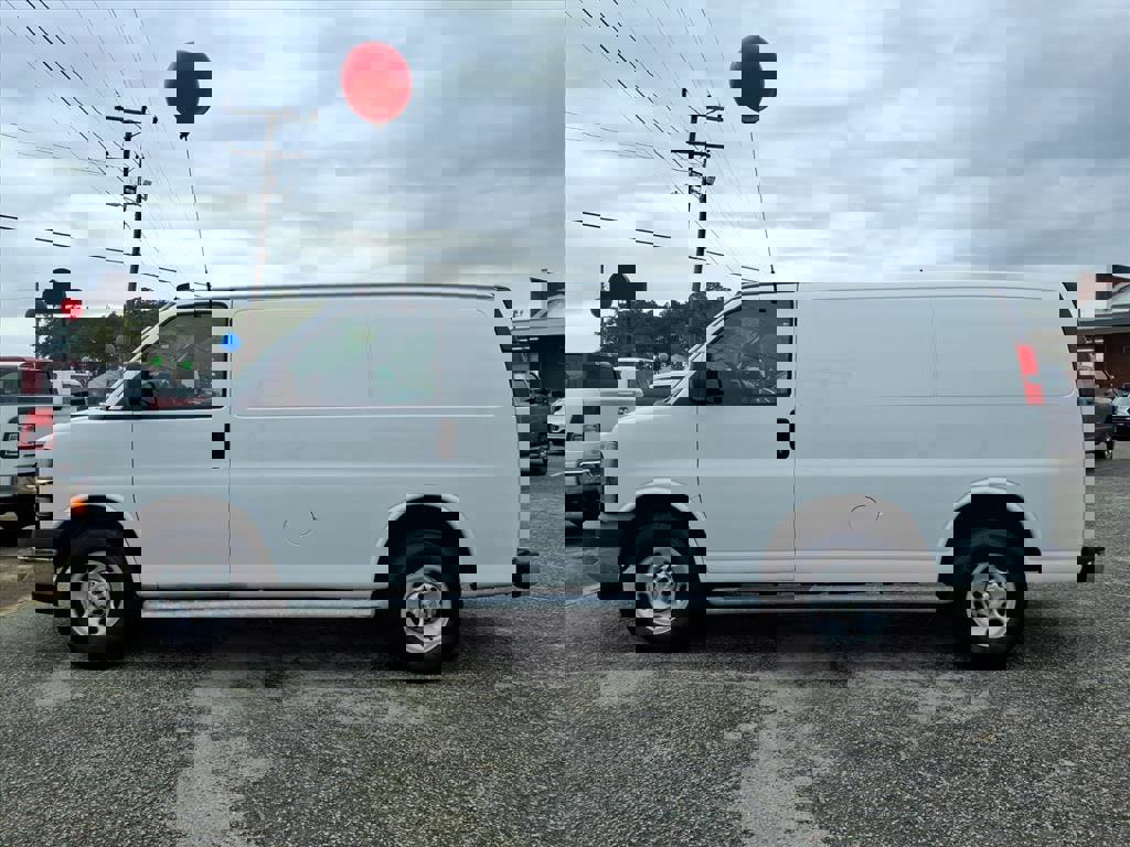 Used 2024 Chevrolet Express 2500 w/ Driver Convenience Package image 5