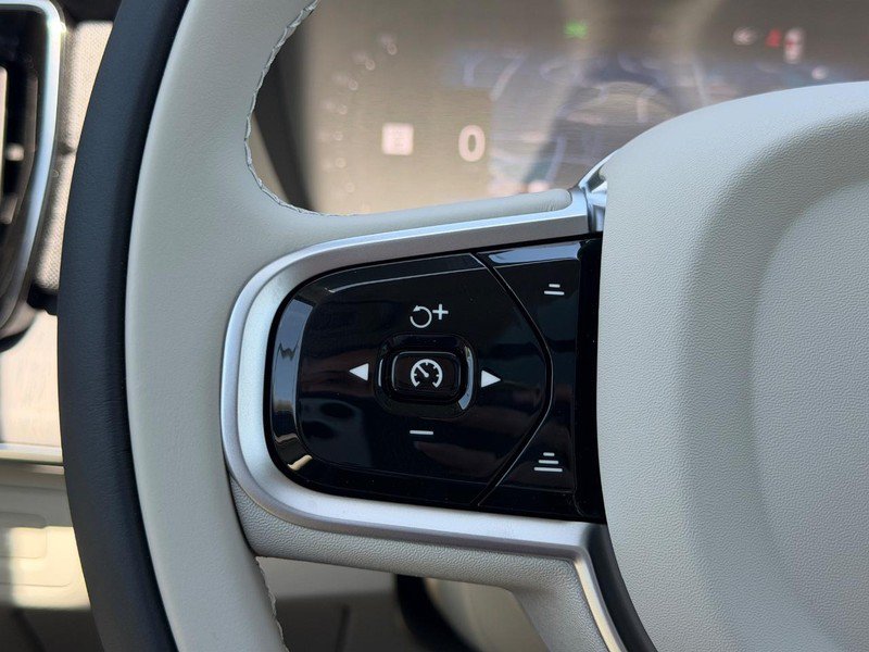 New 2026 Volvo XC90 T8 Ultra w/ Lounge Package AWD/4WD image 12