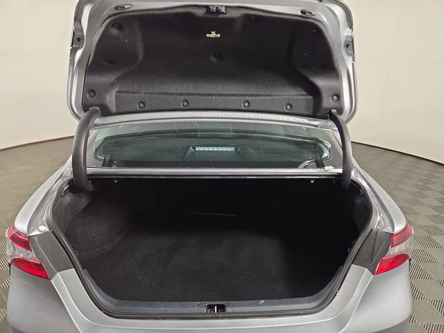 Used 2024 Toyota Camry SE image 29
