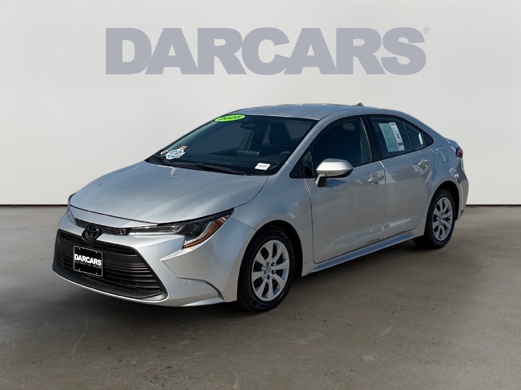 Used 2025 Toyota Corolla LE FWD image 3