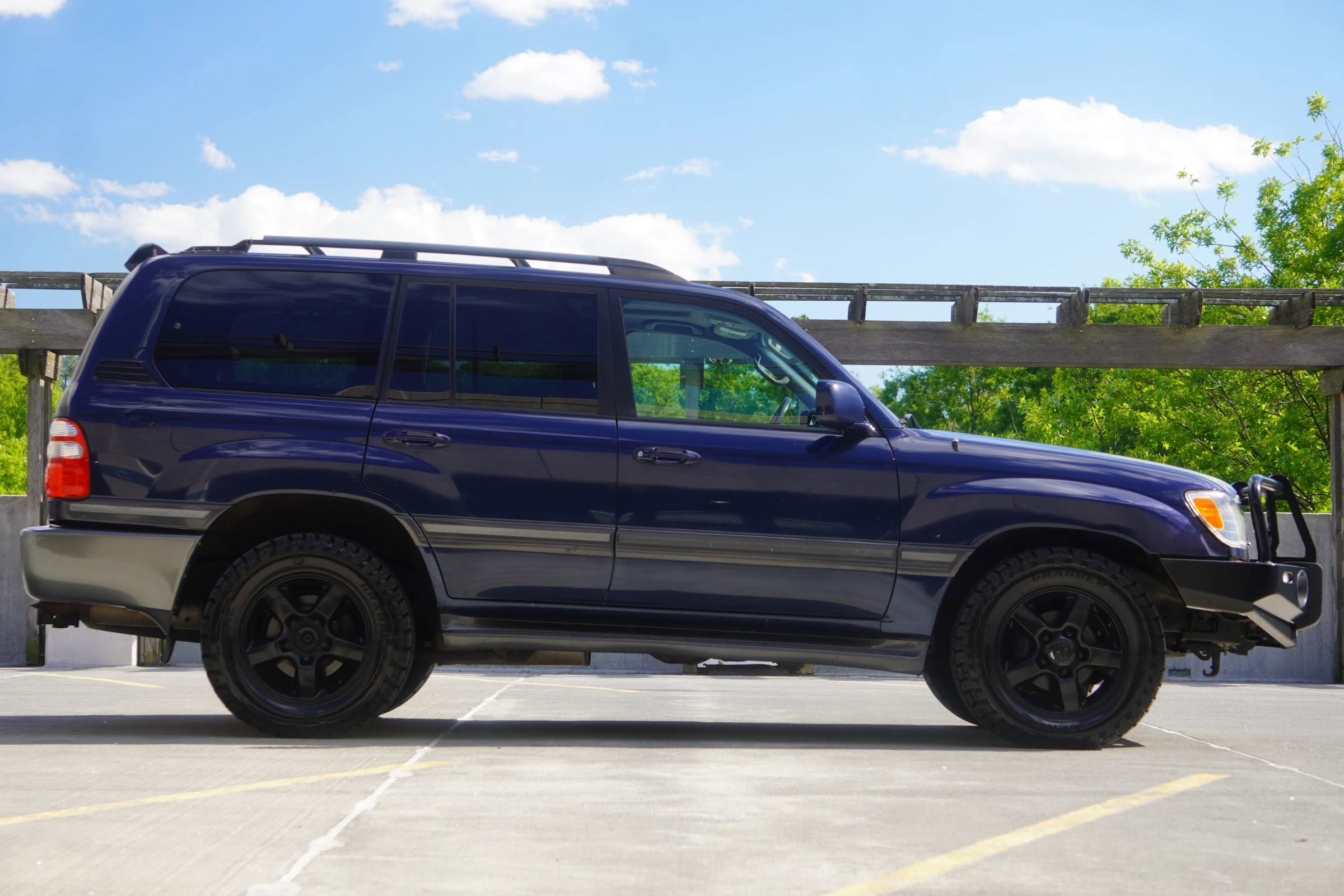 Used 2004 Toyota Land Cruiser AWD/4WD image 16