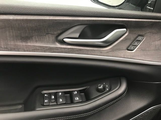 New 2025 Jeep Grand Cherokee Limited 4xe image 8