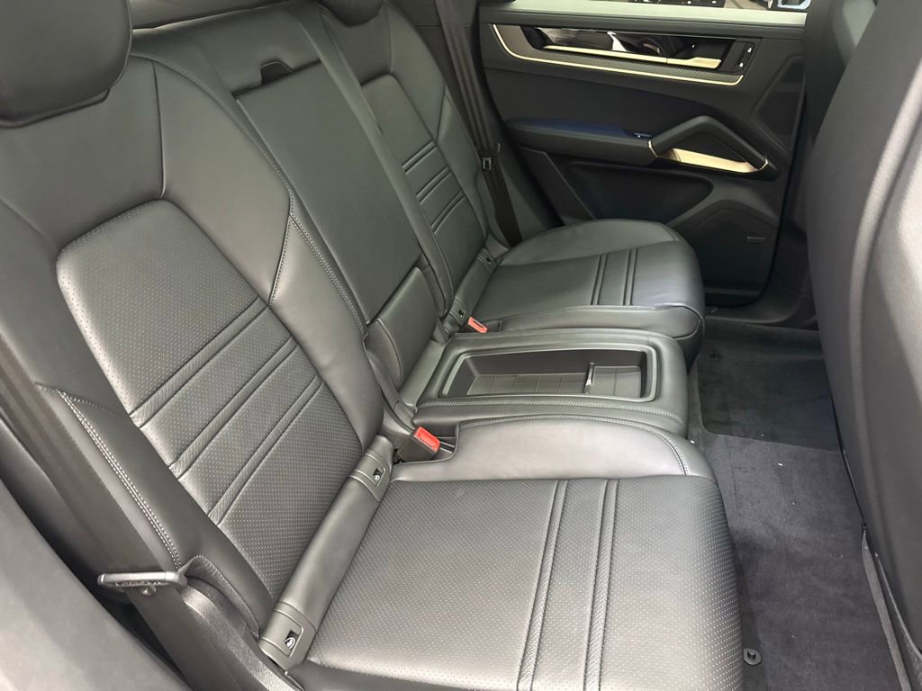 New 2026 Porsche Cayenne Turbo image 31
