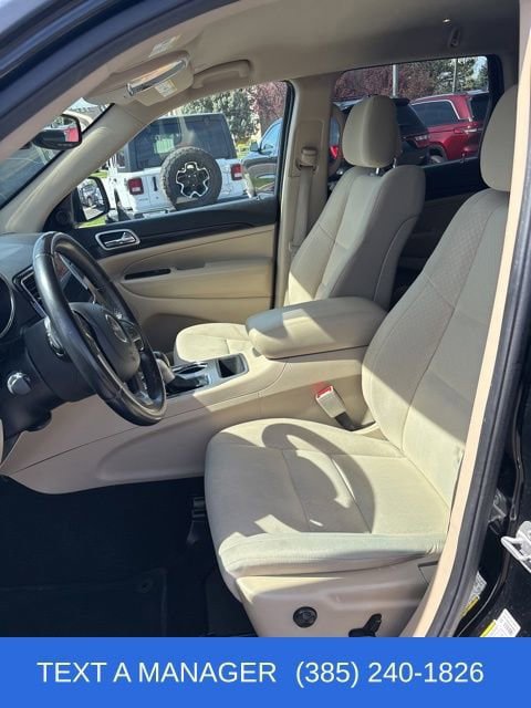 Used 2020 Jeep Grand Cherokee Laredo w/ 18" Wheel & 8.4" Radio Group image 11