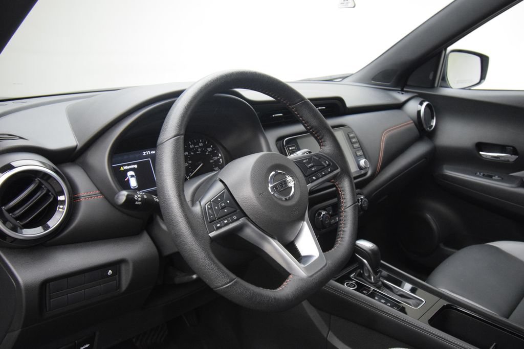 Used 2021 Nissan Kicks SR w/ SR Premium Package FWD image 13