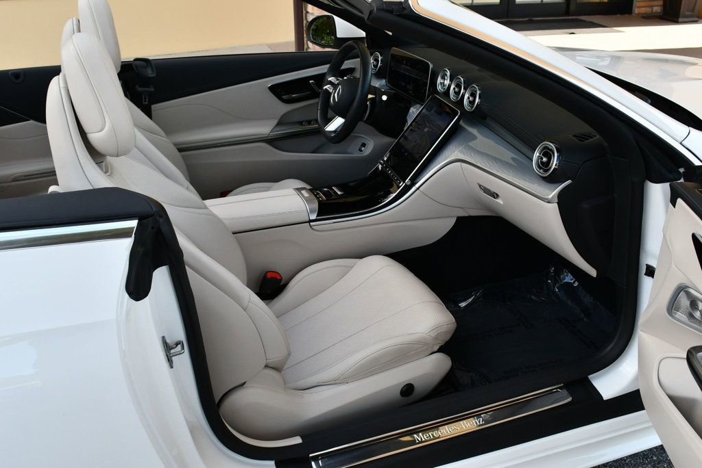 Used 2025 Mercedes-Benz CLE 300 4MATIC Cabriolet image 63