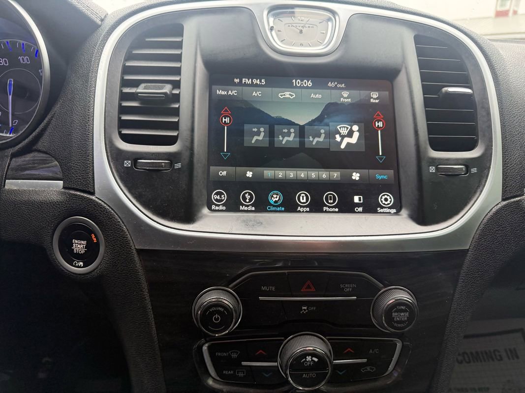 Used 2019 Chrysler 300 Touring w/ Chrome Appearance Package image 16