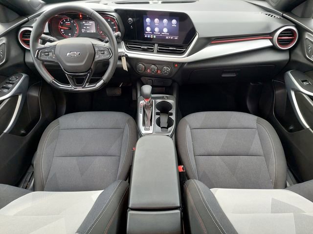 Used 2024 Chevrolet Trax RS image 3