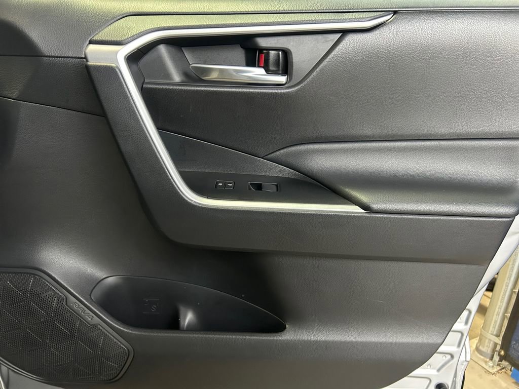 Used 2021 Toyota RAV4 XLE image 26