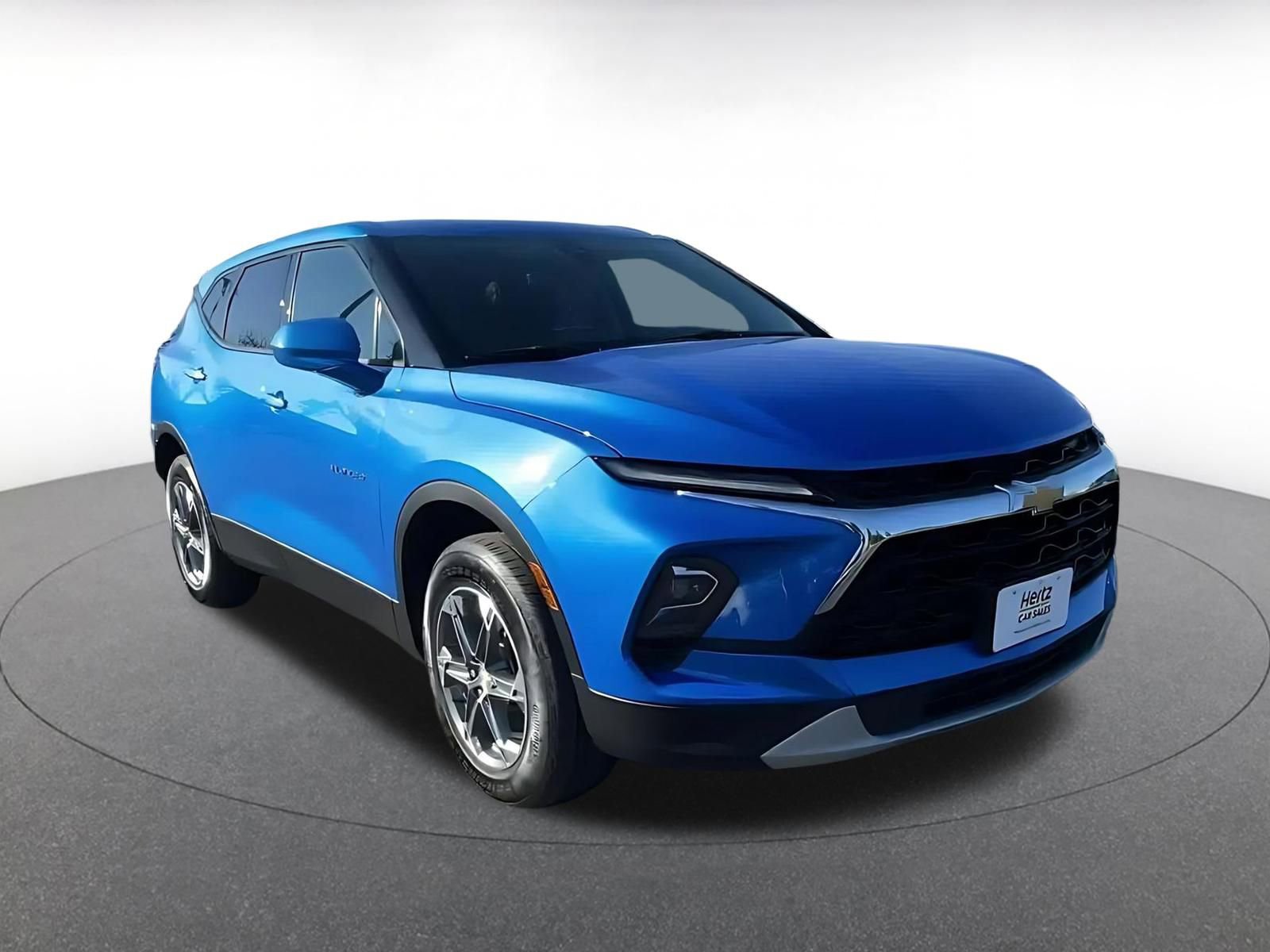 Used 2025 Chevrolet Blazer LT image 3