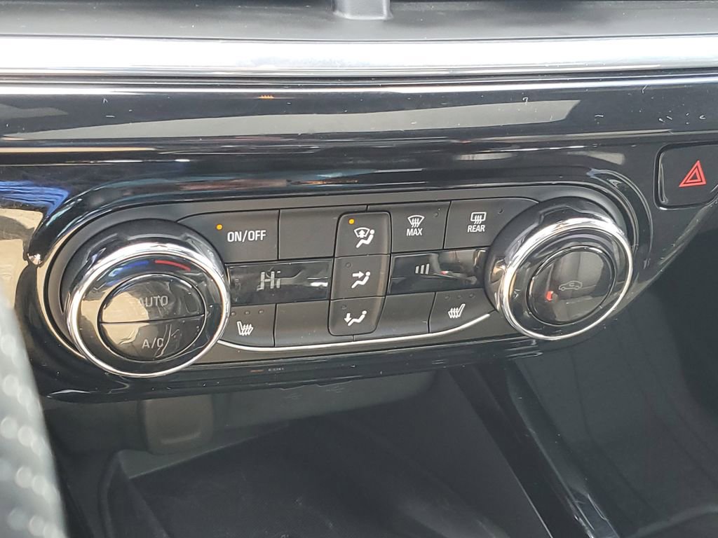 Used 2024 Chevrolet Trax RS w/ Sunroof Package image 21