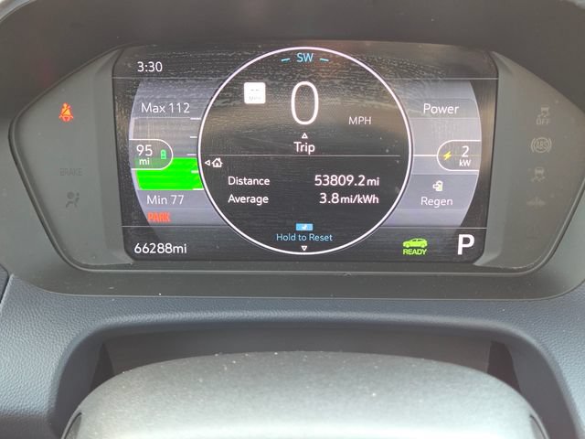 Used 2022 Chevrolet Bolt EUV Premier w/ Sun & Sound Package FWD image 29
