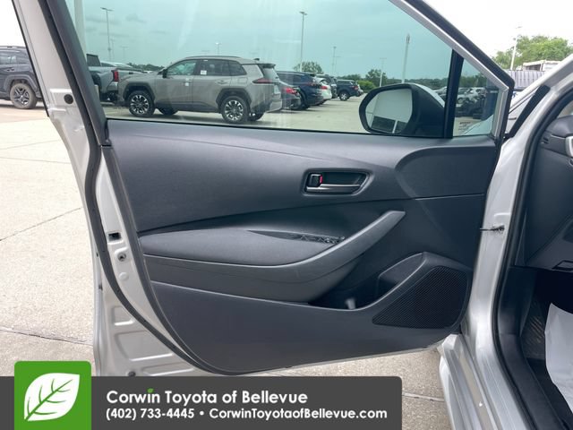 Used 2025 Toyota Corolla LE FWD image 18