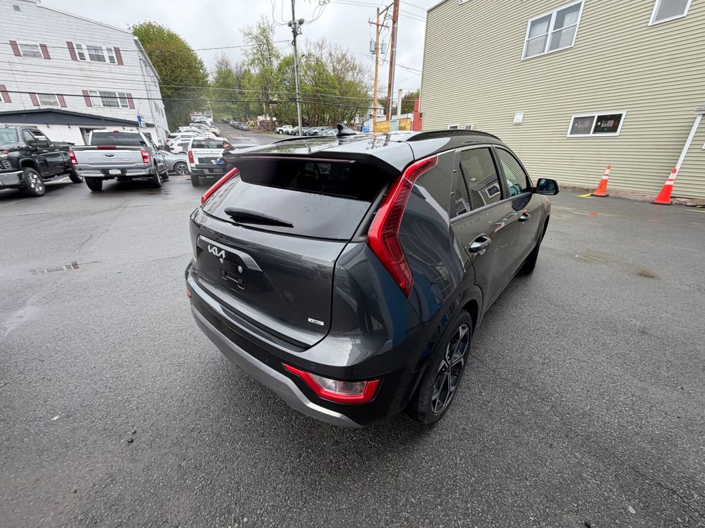 Used 2023 Kia Niro EX Touring FWD image 5