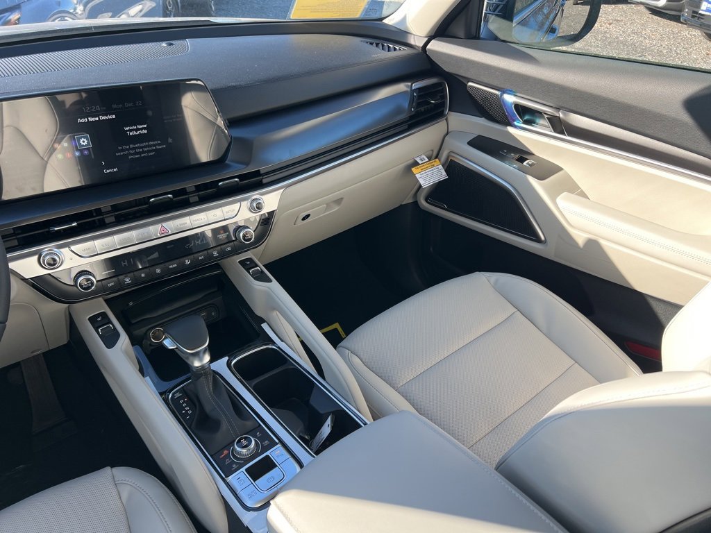 New 2025 Kia Telluride S image 13