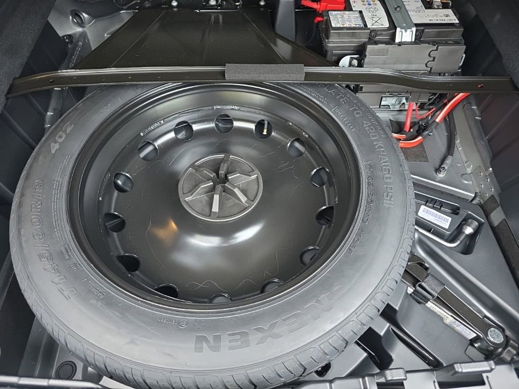 Used 2024 Mercedes-Benz GLC 300 4MATIC image 18