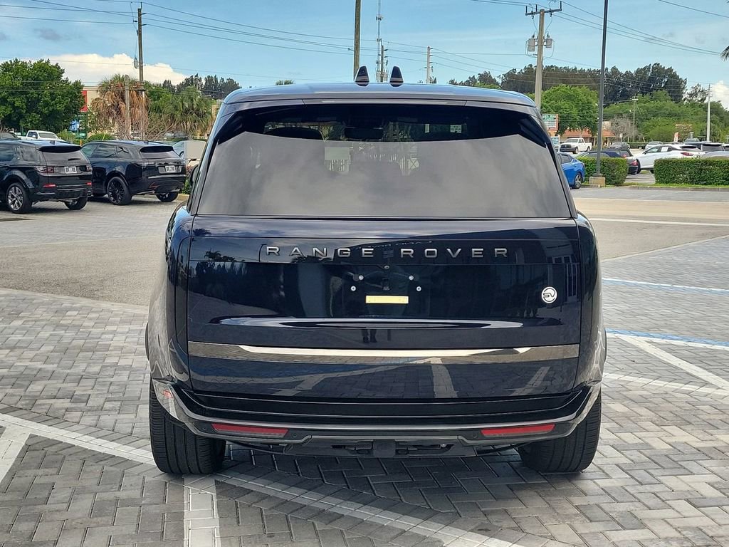 Certified 2023 Land Rover Range Rover SV AWD/4WD image 4