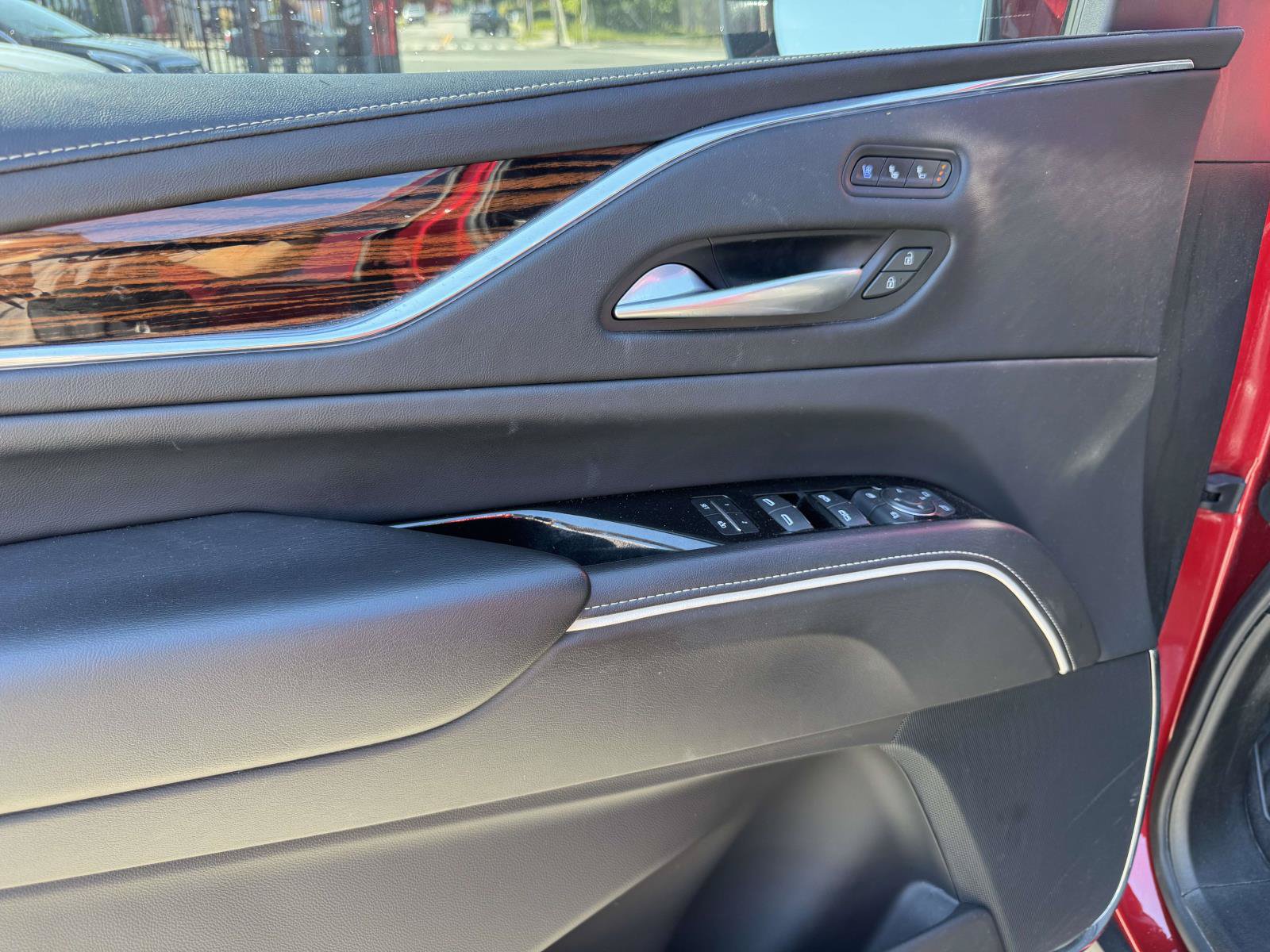 Certified 2023 Cadillac Escalade Premium Luxury w/ LPO, Floor Liner Package AWD/4WD image 19