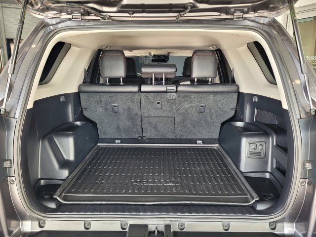 Used 2022 Toyota 4Runner TRD Off-Road Premium w/ TRD Black Wheel Package (TMS) AWD/4WD image 26