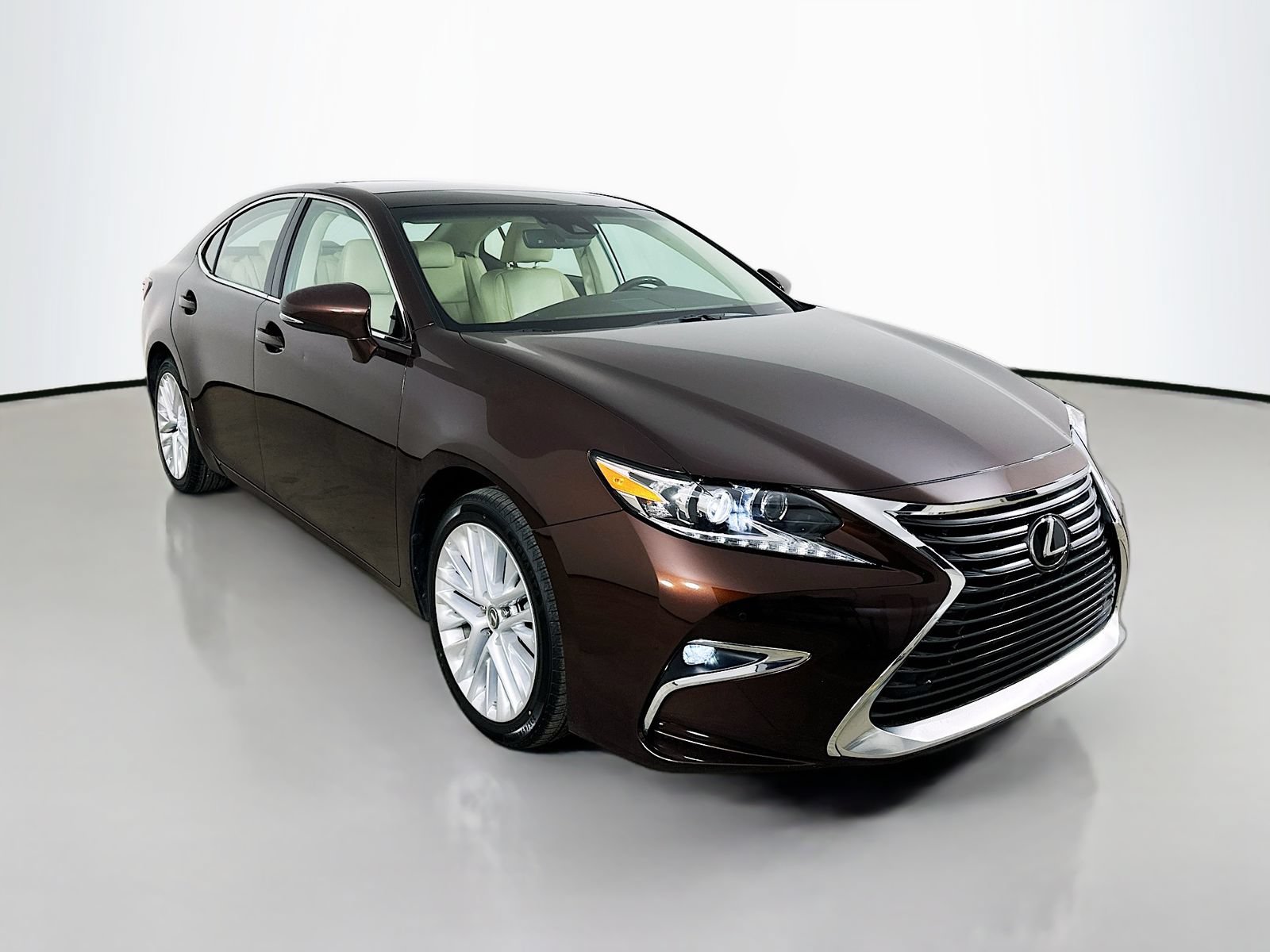 Used 2018 Lexus ES 350 w/ Luxury Package w/Wood Trim FWD image 3